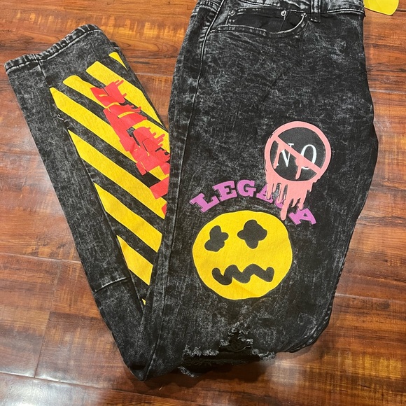 Mens Cooper 9 Fashion Jeans Designed with patches fade etc… size 36 - Picture 2 of 4